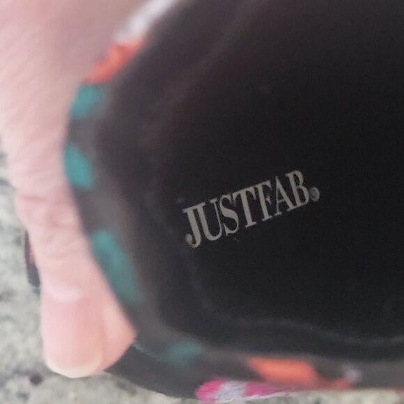 New Justfab Embroidered Fabric Booties Embroidered Floral Size 7 - Picture 5 of 6
